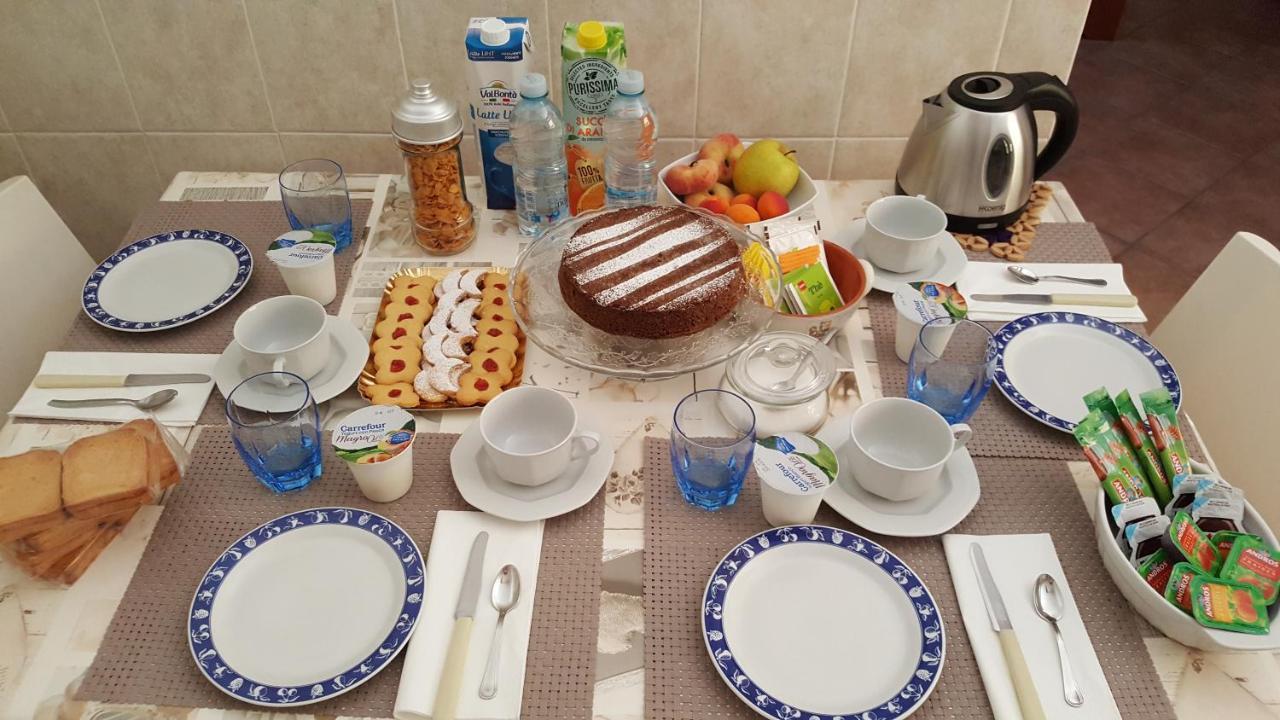 Bed and Breakfast La Taverna Di Tony Montalto Dora Exterior foto